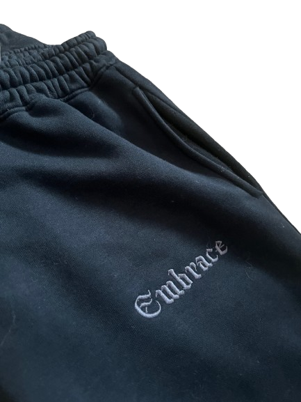 embrace black set